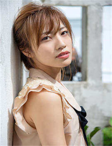 《美女脱去内衣内裤视频》
