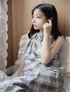 《边吃奶边弄进去呻吟动》