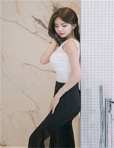 《中国老太卖婬》